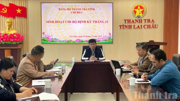 Công chức Thanh tra tỉnh Lai Châu gương mẫu trong giao tiếp với Nhân dân